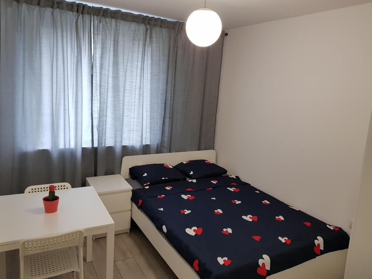 Mirrorroom Pl Airport ワルシャワ エクステリア 写真