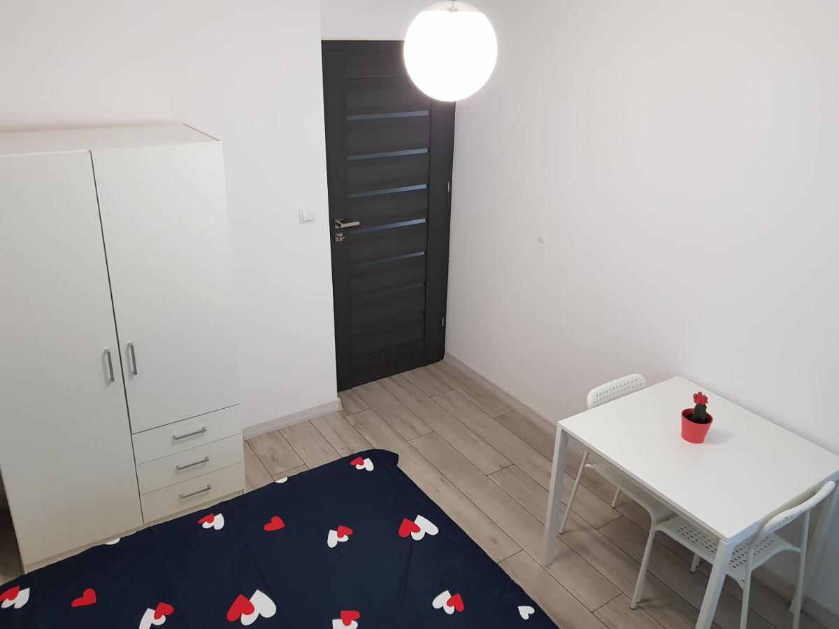Mirrorroom Pl Airport ワルシャワ エクステリア 写真